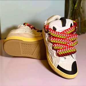 Trendy Sneakers with Vibrant Laces